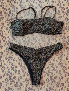 Kendall and Kylie cheeky bikini. Leopard 2 piece
